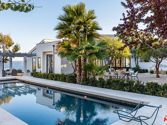 4th image of 3910 Villa Costera