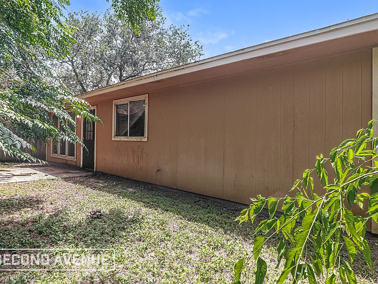 7634 Cedar Brook Dr — Photo 17
