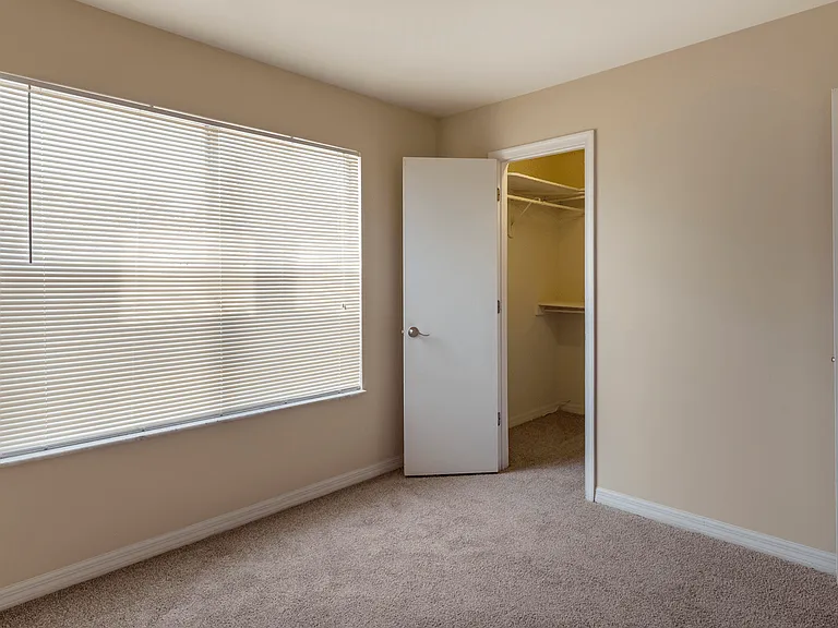 Arboretum Place Apartments — Photo 8