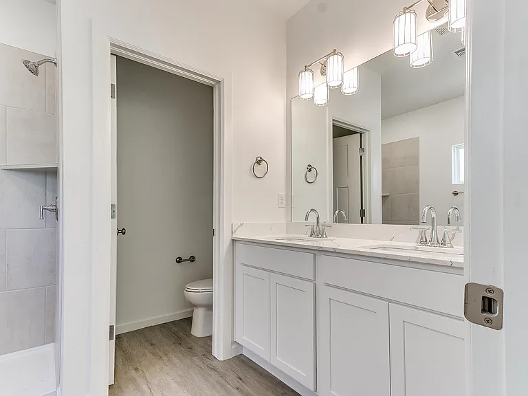 1425 E Park Pl — Photo 9