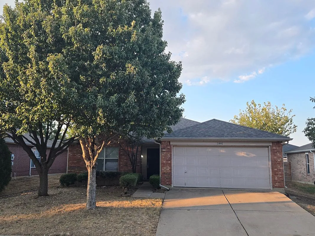 3 bed, 2.0 bath, 1507 sqft, $2,000 — Photo 2