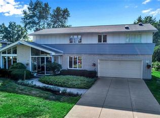135 Dan Troy Dr, Williamsville, NY 14221