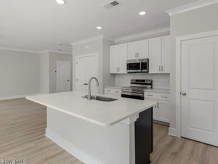 210 Triton Ln — Photo 6