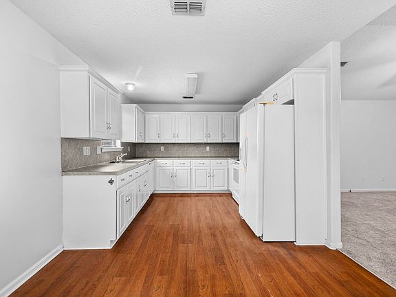 5th image of 54 Cinnamon Dr