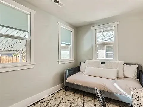 1115 Madison St — Photo 9