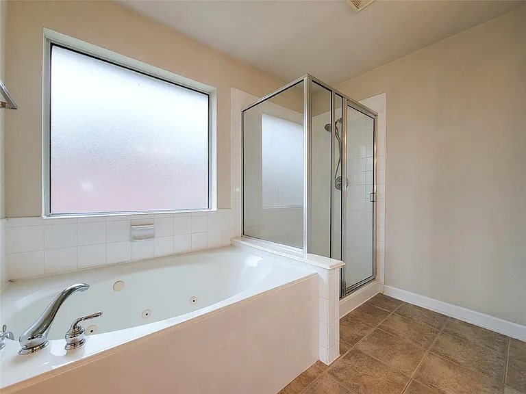 12614 Aubreywood Ln — Photo 18