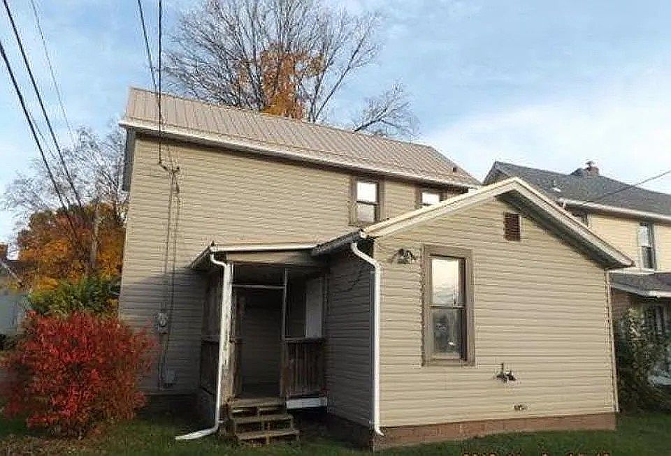 2nd image of 349 S 9th St