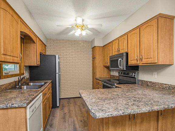 5th image of 1388 Amaryllis Ln