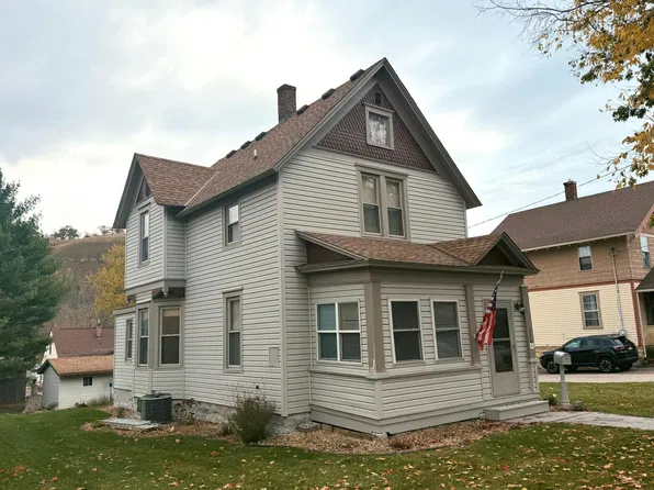 326 E 7th St, Red Wing, MN 55066