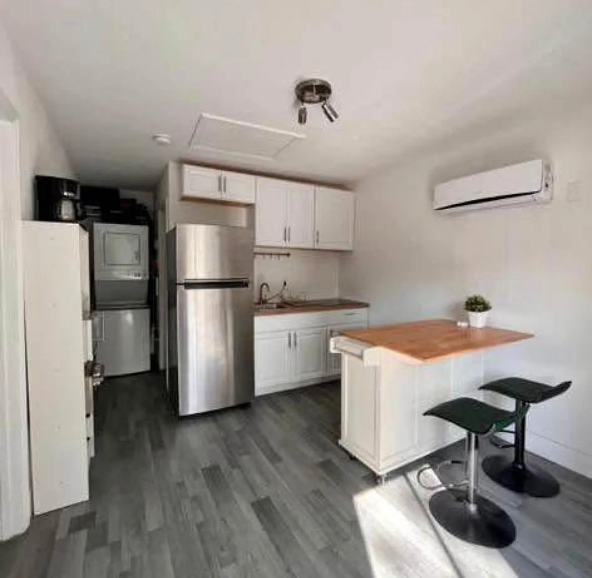 2 bed, 1000 sqft, $1,750 — Photo 3