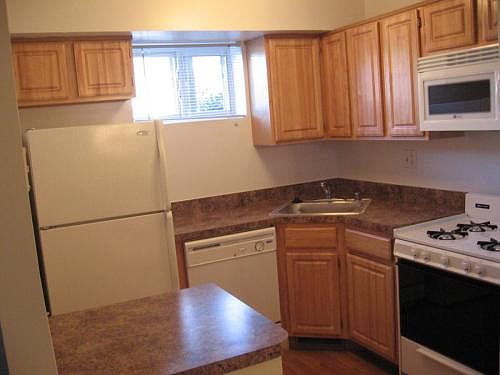 5th image of 214 Crain Court Cir APT 2A