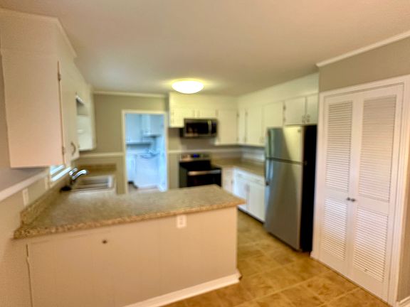 5th image of 92 Kenway St
