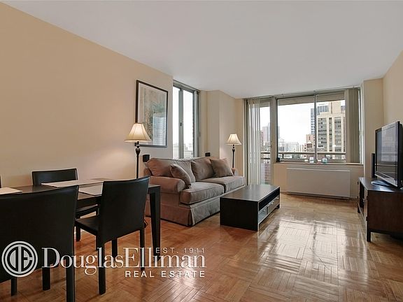 2nd image of 232-236 E 47th St #25B