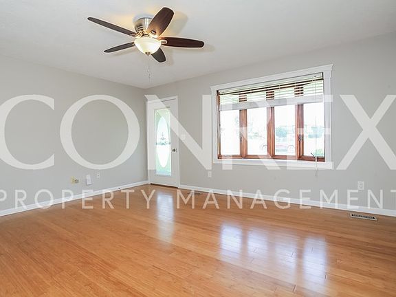 3rd image of 6261 Hollyberry Ln