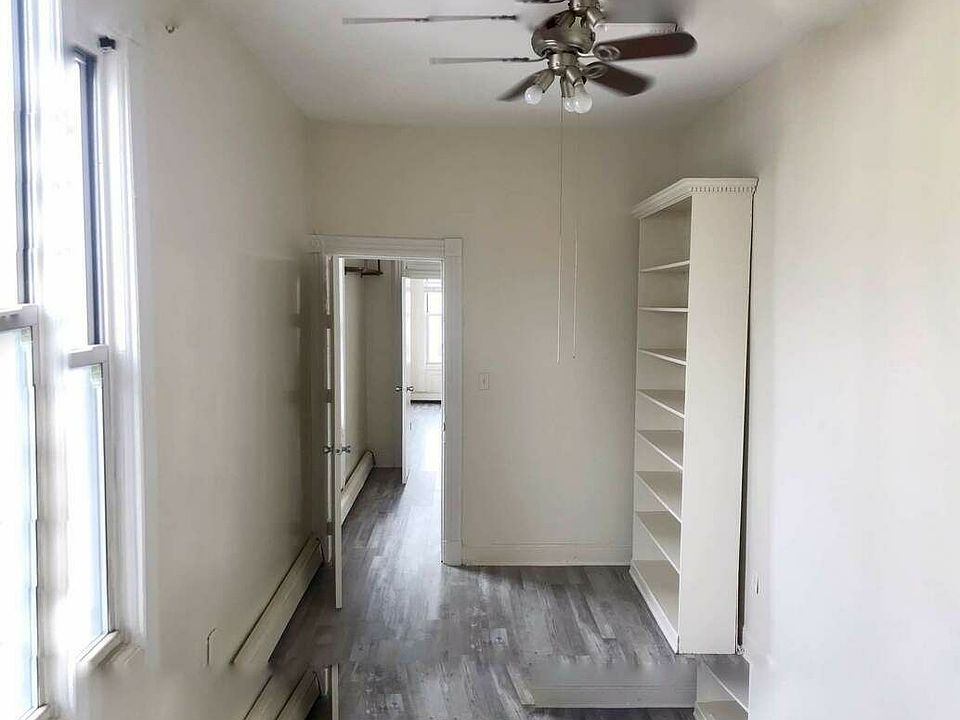 2nd image of 362 Knickerbocker Ave #L3