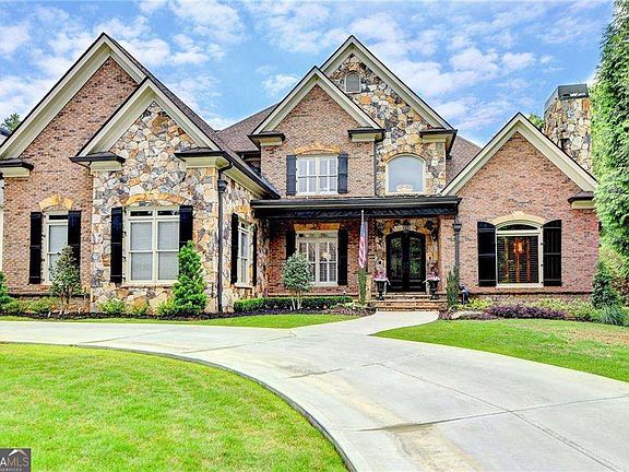 2nd image of 8760 Colonial Pl