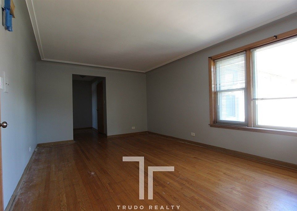 1st image of 7508 N Claremont Ave