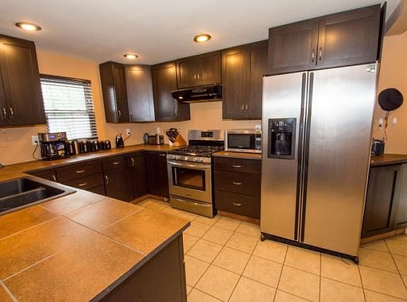 2nd image of 3114 E Jefferson Blvd