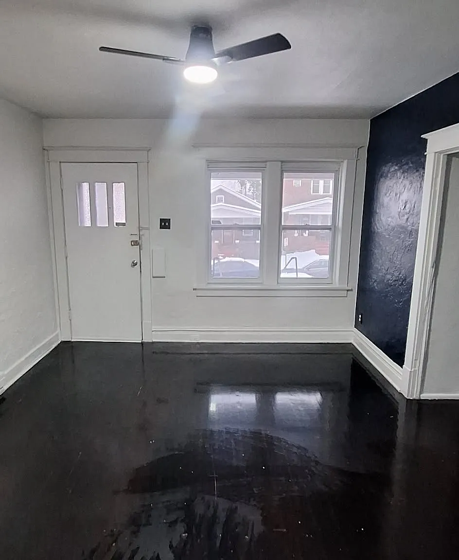 1 bed, 1100 sqft, $790 — Photo 2