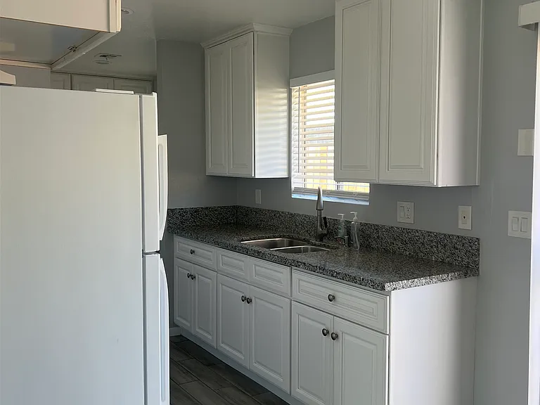 16578 Vine St #A — Photo 8