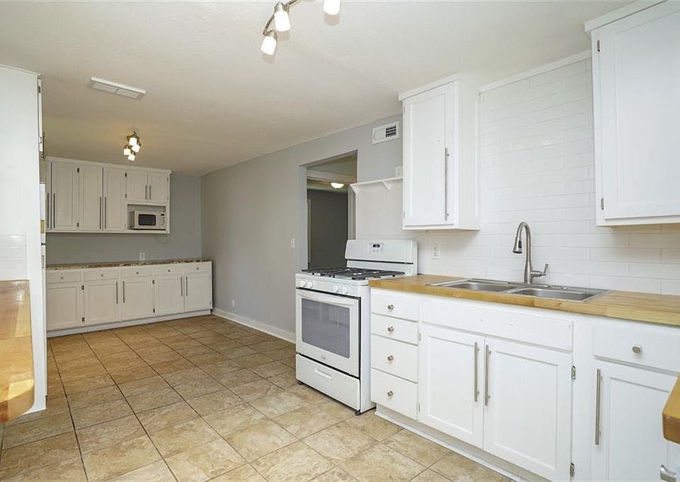 1st image of 3416 Anderson Ave