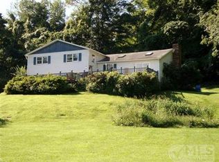 102 Minnewaska Trl, Kerhonkson, NY 12446