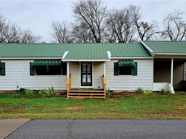 903 E Main St, Paris, AR 72855