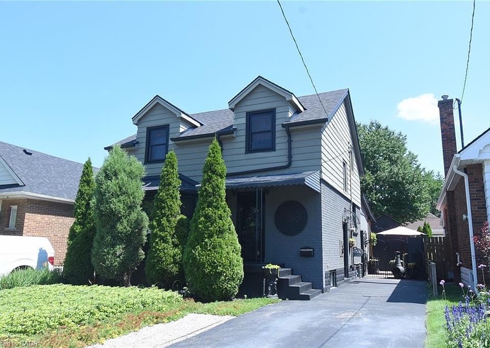 1st image of 139 Garside Ave S