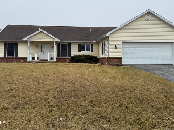 1469 Circle Dr, Millbury, OH 43447