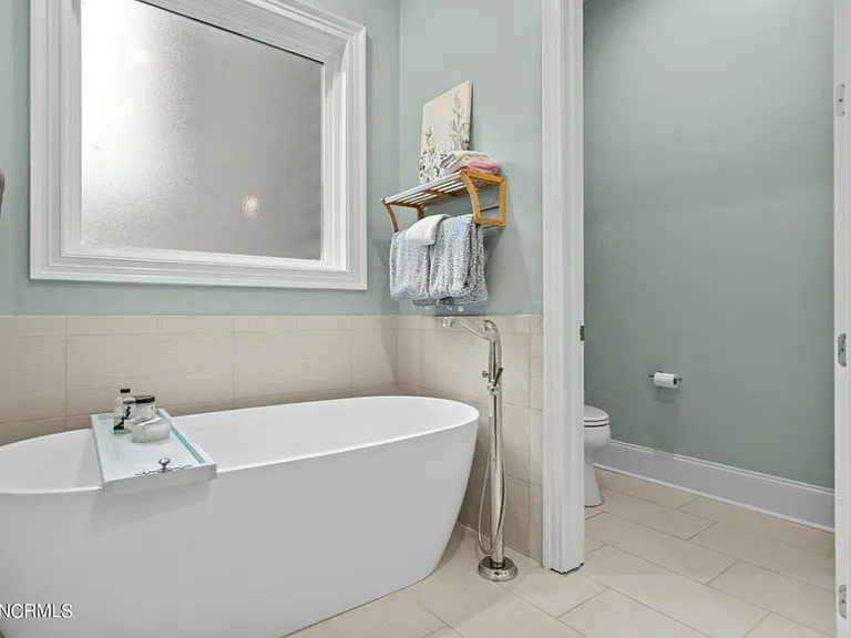 1117 Hill St — Photo 5