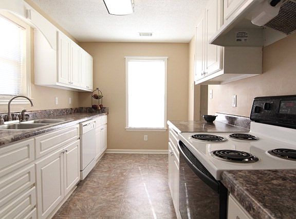 2nd image of 127 Saint Kitts Ct