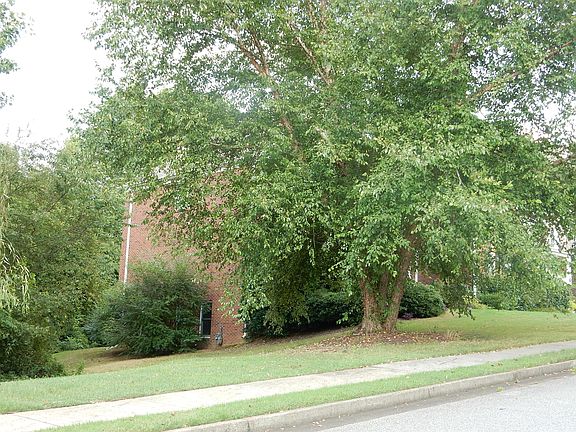 3rd image of 3762 Honey Pot Way NE