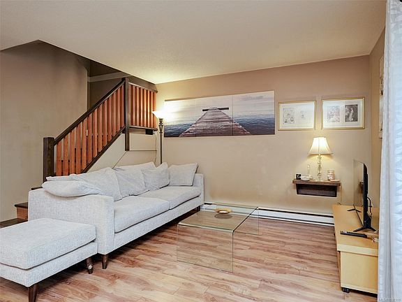3rd image of 379 Wale Rd #4