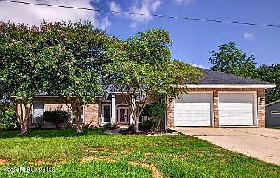 4th image of 56135 Diamondhead Dr E