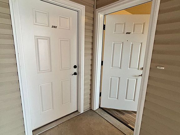 3rd image of 1647 Shindig Dr APT 301