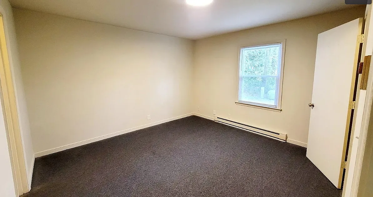 1 bed, 500 sqft, $895 — Photo 3