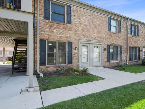 1763 Bristol Walk, Hoffman Estates, IL 60169