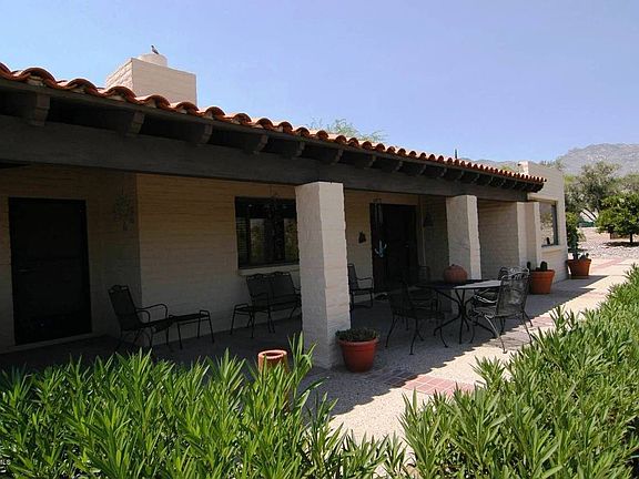 2nd image of 5080 N Camino De La Cumbre