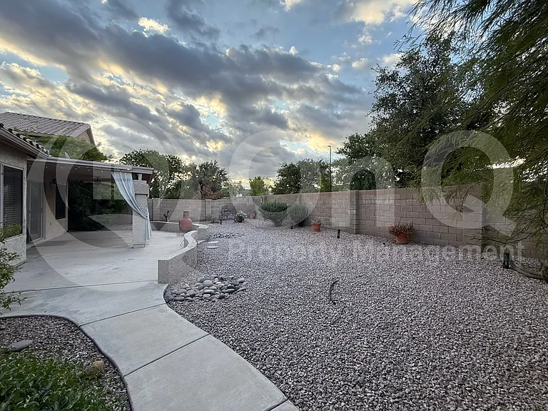685 W Estrella Dr — Photo 5