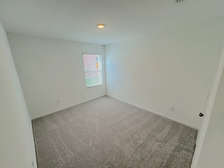 15020 Reyes Rd — Photo 12