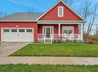 4996 Waterford Ln, Hamburg, NY 14075