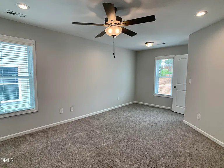 131 Diploma Dr — Photo 8