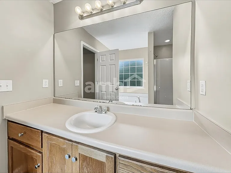 175 Huger St — Photo 10