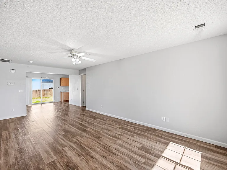 4859 Joplin Ct — Photo 3