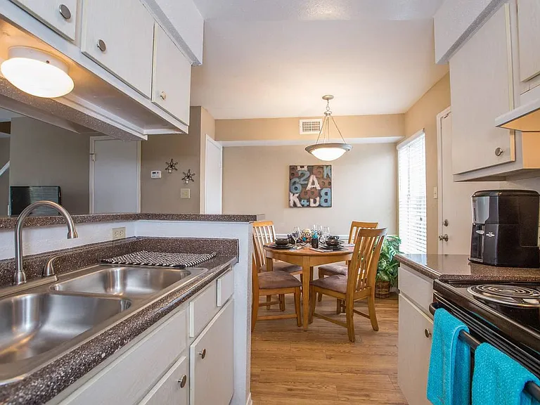 Lafayette Green Apartment Homes — Photo 32