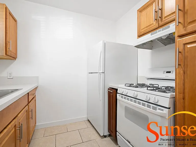 4417 Illinois St — Photo 4