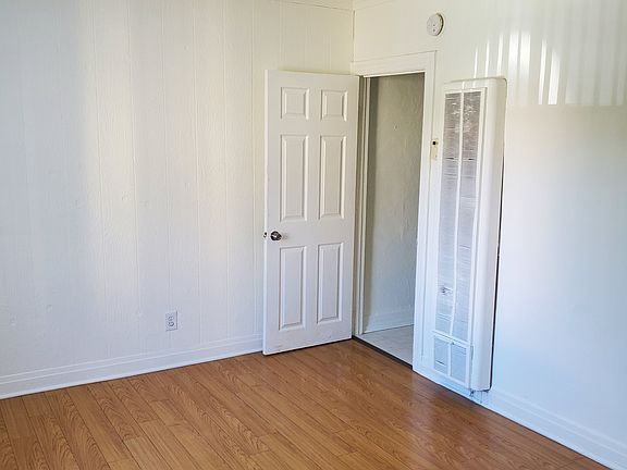 2nd image of 1936 1/2 Cheremoya Ave #1936-1/2