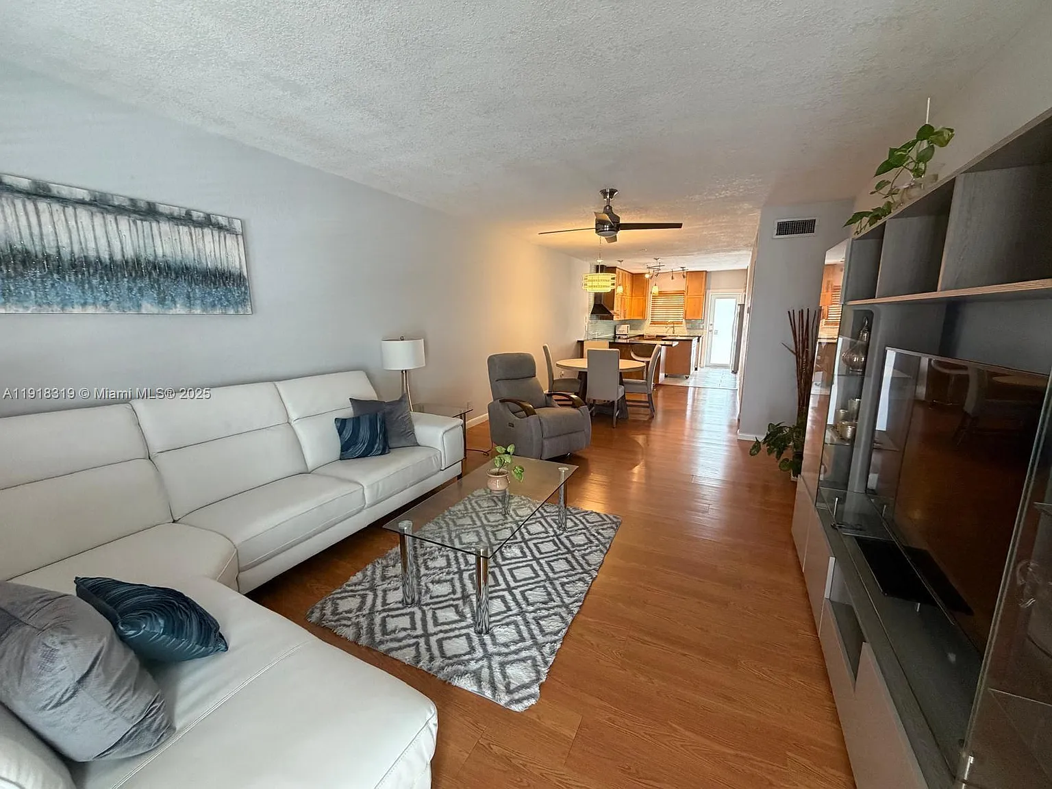 Coastal Garden Condo — Photo 1