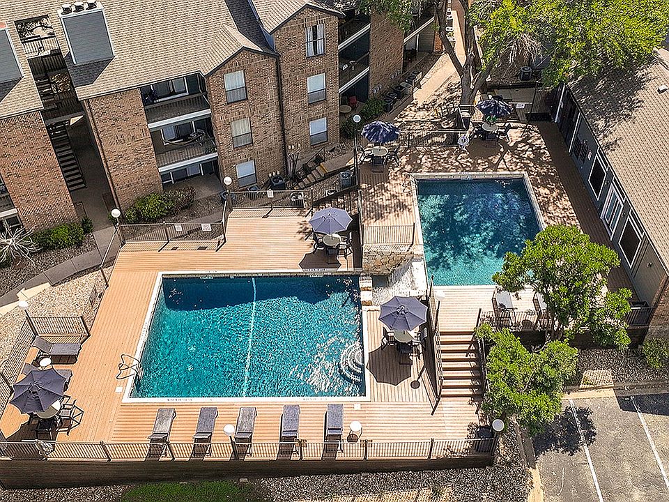 Silver Creek 2 Tier Pool