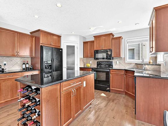 3rd image of 127 NE Royal Birch Way NW